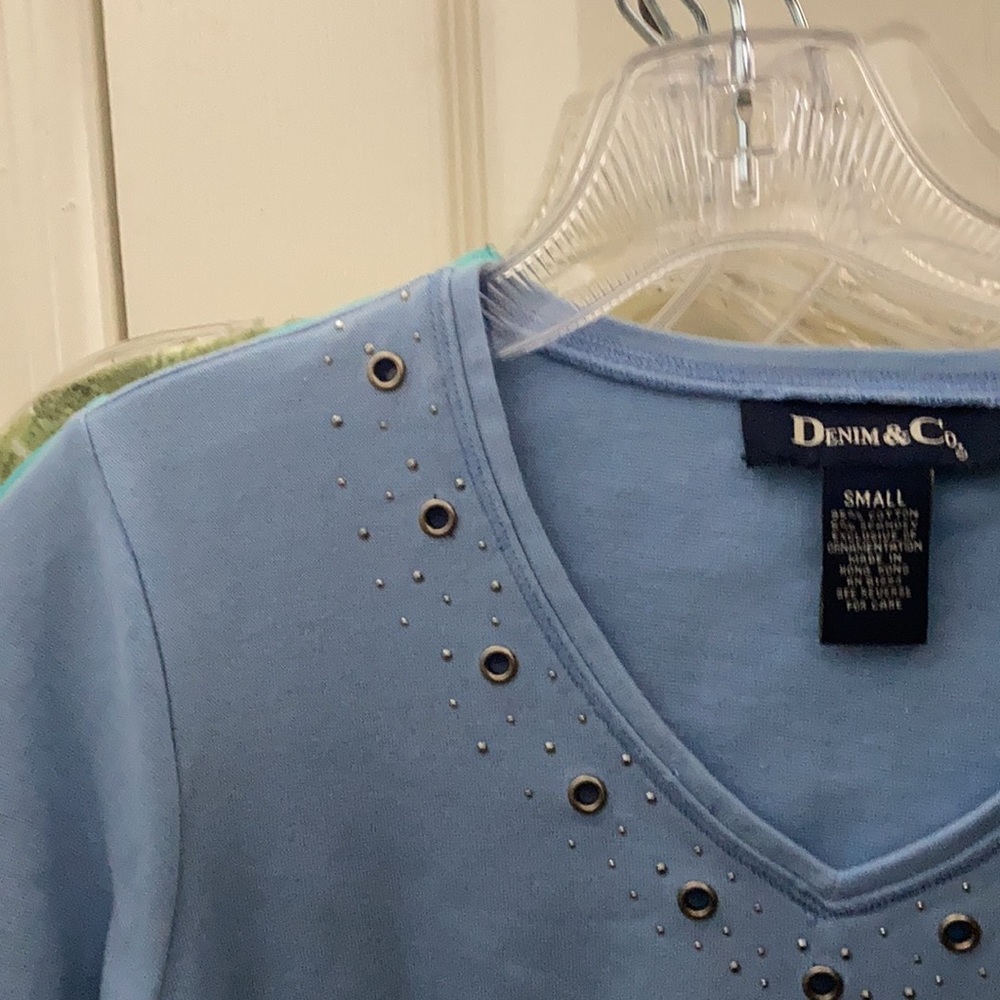 FINAL MARKDOWN Denim and company rivet neck tee small - Picture 2 of 3
